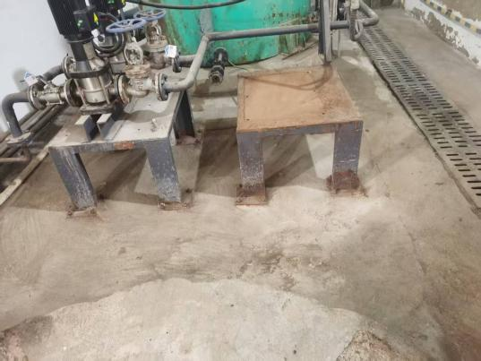 飛灰螯合泵房設備整改前.png 飛灰螯合泵房設備整改前.png